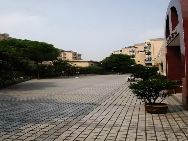 修女王后
